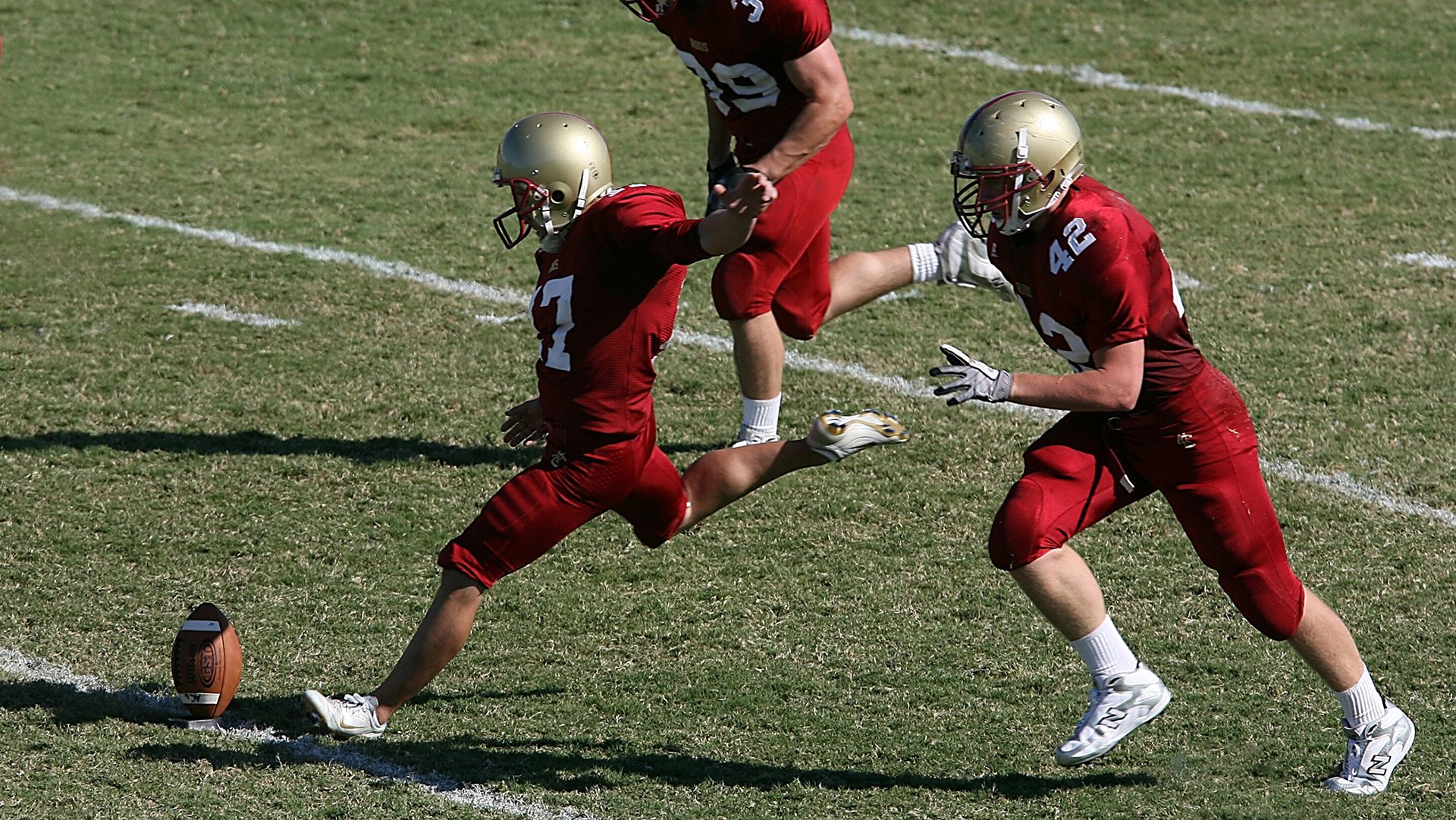 勇士两配角再蜕变!穆迪攻守兼备限制布克,波斯特攻守一体稳空间