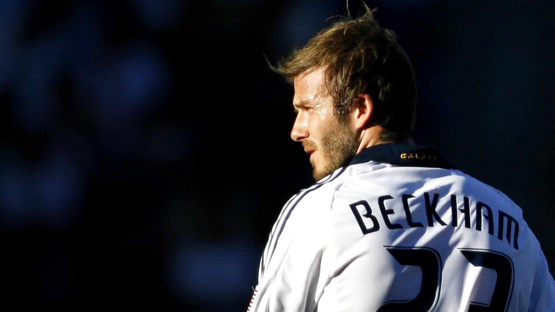 印度投球手太准了,每一球都带威胁,印度球迷